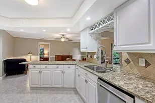 4873 Huntleigh Dr, Sarasota, FL 34233 - Photo 17