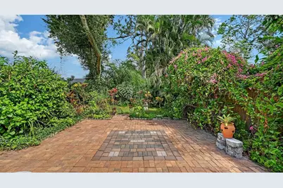 4873 Huntleigh Drive, Sarasota, FL 34233 - Photo 39