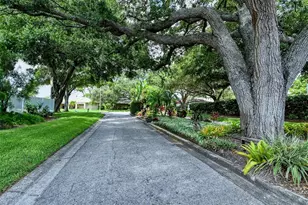 4873 Huntleigh Dr, Sarasota, FL 34233 - Photo 49