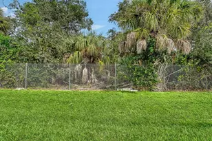 85 Southwinds Dr, Sarasota, FL 34231 - Photo 35