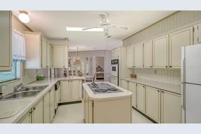 85 Southwinds Drive, Sarasota, FL 34231 - Photo 11