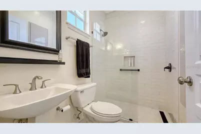 4922 Commonwealth Drive, Sarasota, FL 34242 - Photo 33