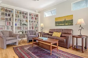 4922 Commonwealth Dr, Sarasota, FL 34242 - Photo 15