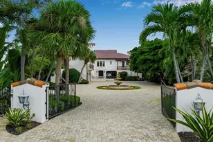 749 Freeling Dr, Sarasota, FL 34242 - Photo 1