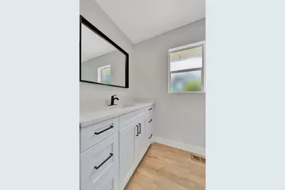 609 25th Avenue W, Bradenton, FL 34205 - Photo 25