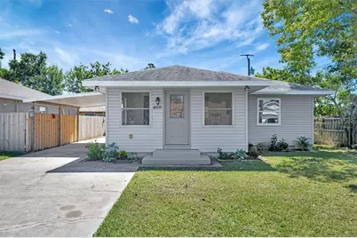 609 25th Avenue W, Bradenton, FL 34205 - Photo 1