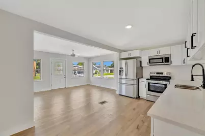 609 25th Avenue W, Bradenton, FL 34205 - Photo 17