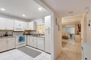 131 Wild Palm Dr, Bradenton, FL 34210 - Photo 5