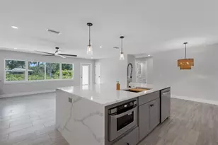 3857 Malec Cir, Sarasota, FL 34233 - Photo 11