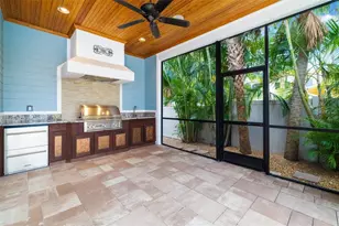 1810 Lincoln Dr, Sarasota, FL 34236 - Photo 15