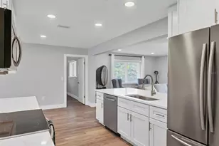 147 Adair Ave, Sarasota, FL 34243 - Photo 15