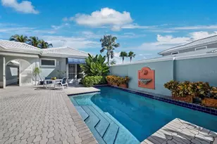 3543 Mistletoe Ln, Longboat Key, FL 34228 - Photo 3