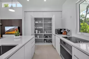 2231 Wood St, Sarasota, FL 34237 - Photo 9