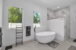 2231 Wood St, Sarasota, FL 34237 - Photo 19