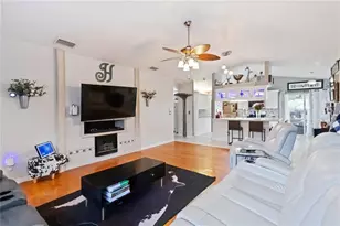 4913 37th St E, Bradenton, FL 34203 - Photo 11