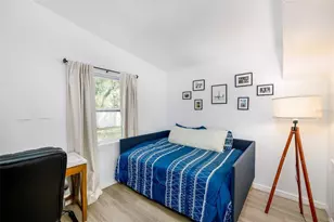 2356 Kingston St S, Saint Petersburg, FL 33711 - Photo 9