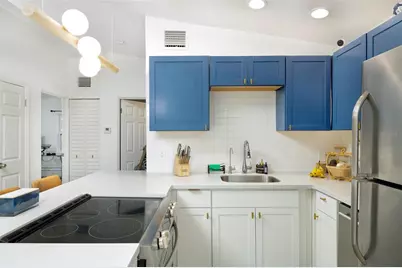 2356 Kingston Street S, Saint Petersburg, FL 33711 - Photo 5