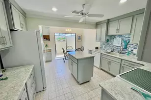 126 Sandstone Cir, Venice, FL 34293 - Photo 23