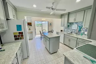 126 Sandstone Cir, Venice, FL 34293 - Photo 23
