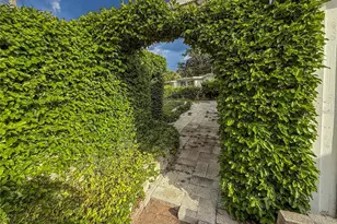 3205 Bougainvillea St, Sarasota, FL 34239 - Photo 21