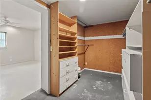 3205 Bougainvillea St, Sarasota, FL 34239 - Photo 11