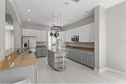 8134 Santa Rosa Court, Sarasota, FL 34243 - Photo 9