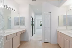 4939 Lakescene Pl, Sarasota, FL 34243 - Photo 25