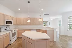 4939 Lakescene Pl, Sarasota, FL 34243 - Photo 13