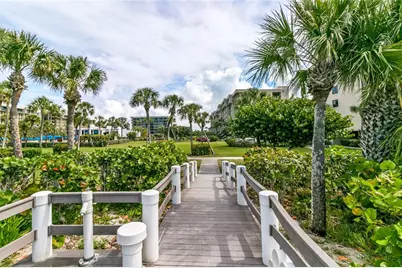 1065 Gulf Of Mexico Drive #402, Longboat Key, FL 34228 - Photo 39