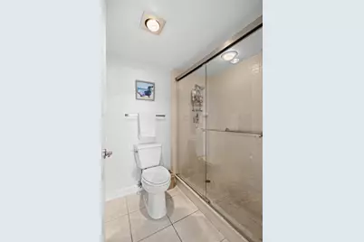 1065 Gulf Of Mexico Drive #402, Longboat Key, FL 34228 - Photo 21