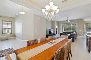 343 Londonderry Dr, Sarasota, FL 34240 - Photo 7