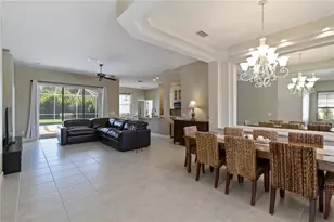 343 Londonderry Dr, Sarasota, FL 34240 - Photo 9