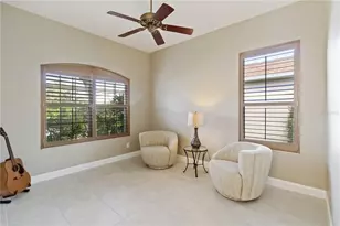 343 Londonderry Dr, Sarasota, FL 34240 - Photo 5