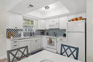 8106 Gulf Dr, Holmes Beach, FL 34217 - Photo 15