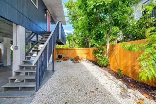 8106 Gulf Dr, Holmes Beach, FL 34217 - Photo 3