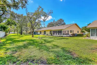 4247 Oakhurst Circle E #3033, Sarasota, FL 34233 - Photo 31