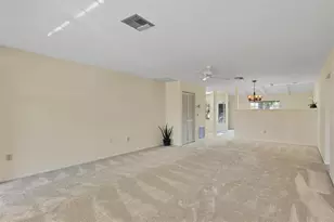 4223 Oakhurst Cir E, Sarasota, FL 34233 - Photo 5