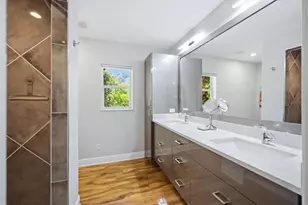 942 Virginia Dr, Sarasota, FL 34234 - Photo 25