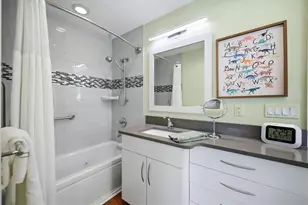 942 Virginia Dr, Sarasota, FL 34234 - Photo 15