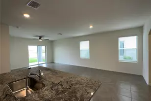 3238 Hilltop Cir, Bradenton, FL 34211 - Photo 3