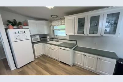 165 Lakeview Drive, Palmetto, FL 34221 - Photo 13