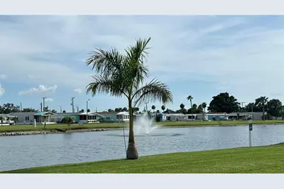 165 Lakeview Drive, Palmetto, FL 34221 - Photo 35