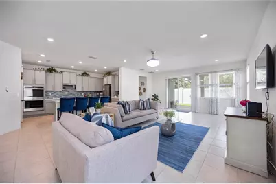 3419 74th Avenue Circle E, Sarasota, FL 34243 - Photo 13