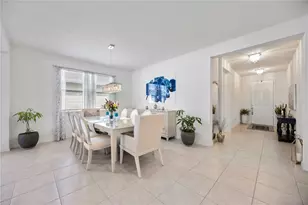 3419 74th Ave Cir E, Sarasota, FL 34243 - Photo 7