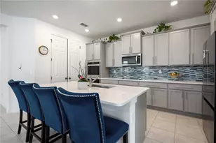 3419 74th Ave Cir E, Sarasota, FL 34243 - Photo 17