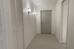 7030 W Country Club Dr N, Sarasota, FL 34243 - Photo 9