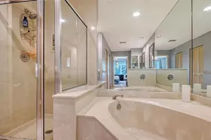 7320 Golf Pointe Cir, Sarasota, FL 34243 - Photo 35