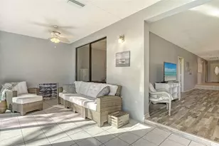 7320 Golf Pointe Cir, Sarasota, FL 34243 - Photo 21