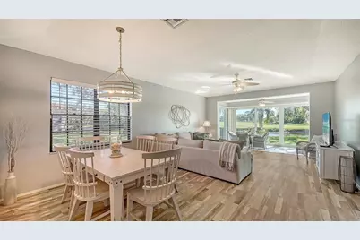 7320 Golf Pointe Circle, Sarasota, FL 34243 - Photo 13