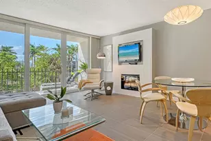 1212 Benjamin Franklin Dr, Sarasota, FL 34236 - Photo 7